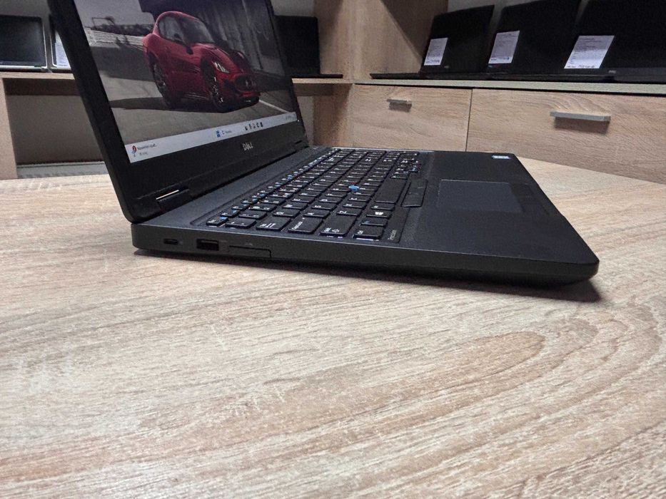 Laptop Dell Precision 3520 - i7-7700HQ, 16GB ram, NVIDIA, SSD