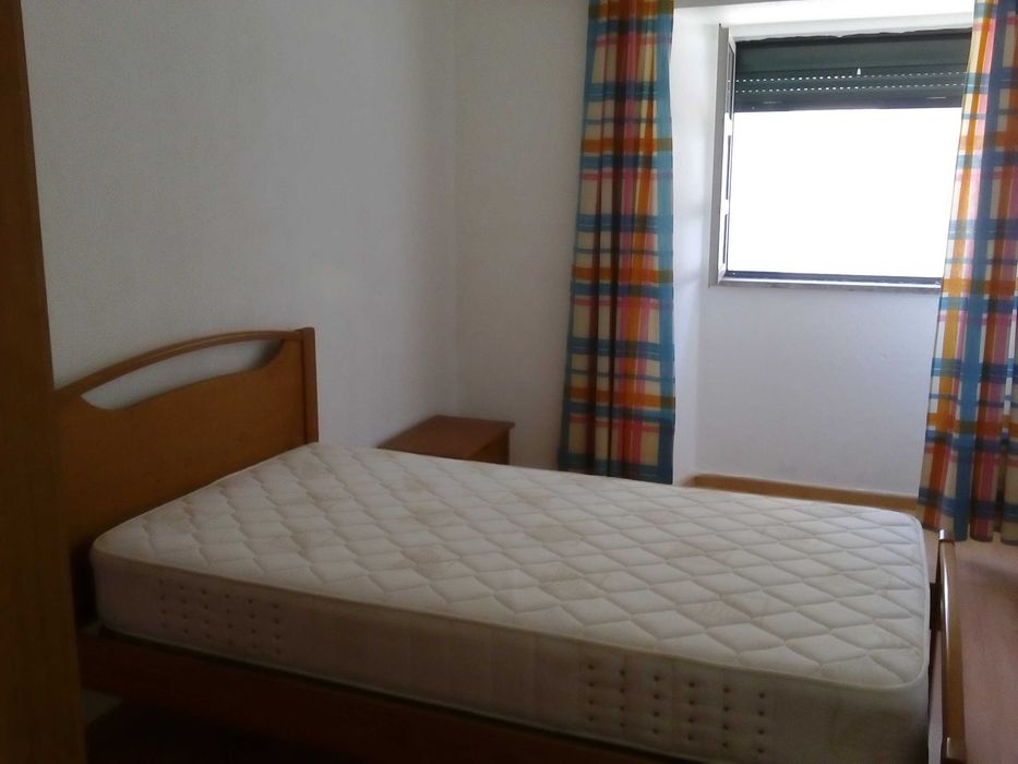 Apartamento T2 Arrenda se Seia, Guarda