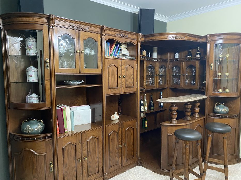 Bar completo em nogueira