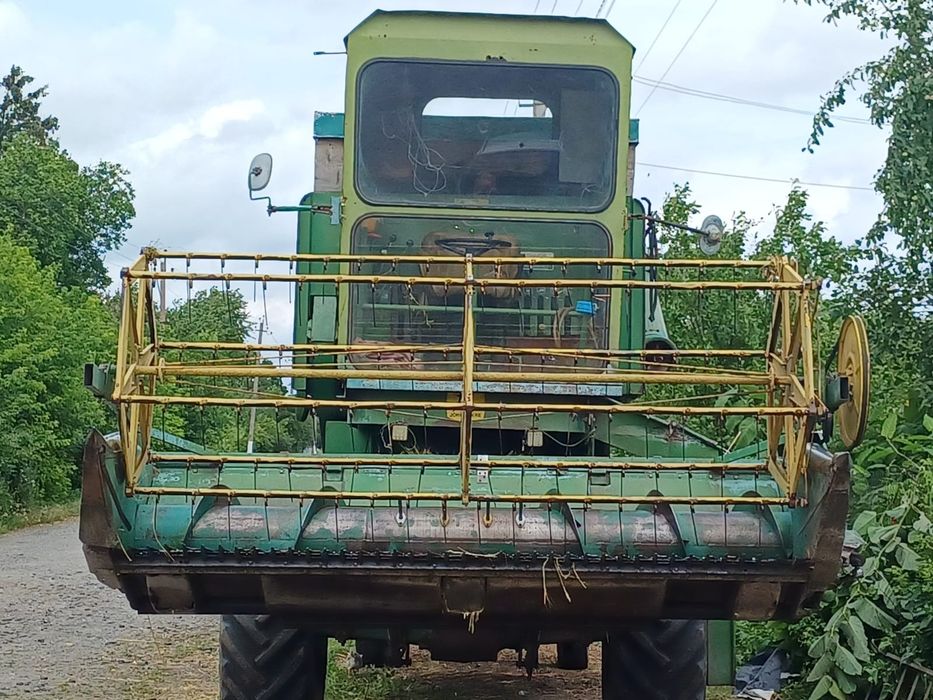 Продам комбаїн в хорошому робочому стані
