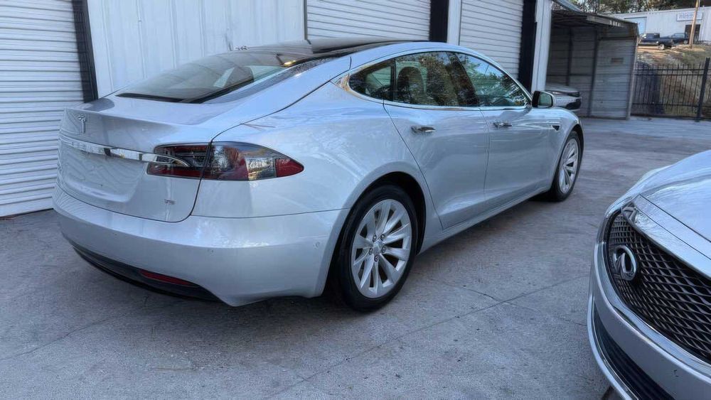 Tesla Model S 75      2017