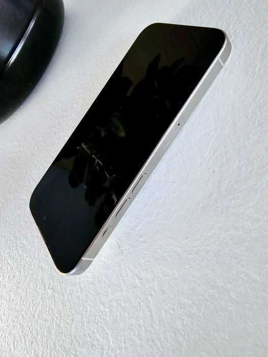 iPhone 15 Pro stan bardzo dobry