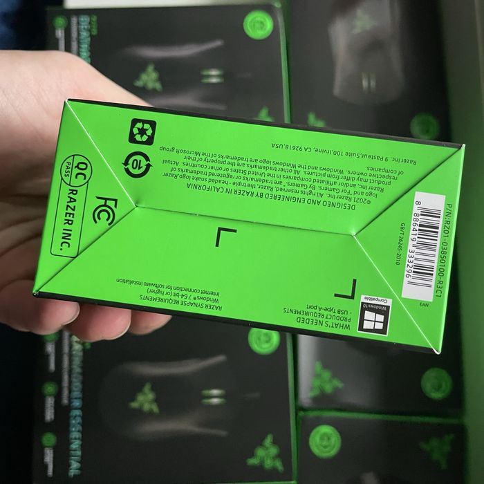 Геймерская мышка Razer Deathadder Essential