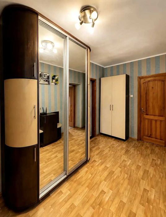 3-кімнатна квартира 103 м², окремий вхід, центр Вишгорода