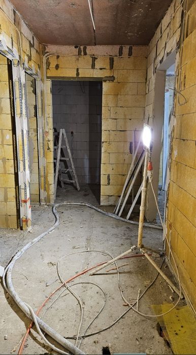 TYNKI MASZYNOWE Gipsowe i Cementowo Wapienne oraz POSADZKI z Mixokreta