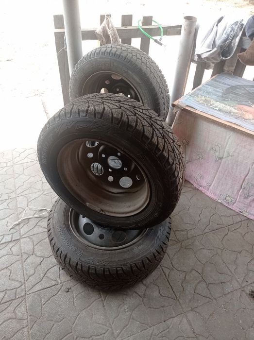 Продам ризину зимню R14 185на65