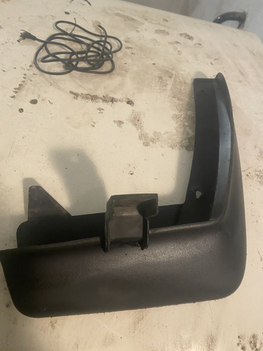 Задній правий бризговик Соренто бл