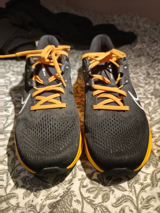 Vendo Nike quest 6