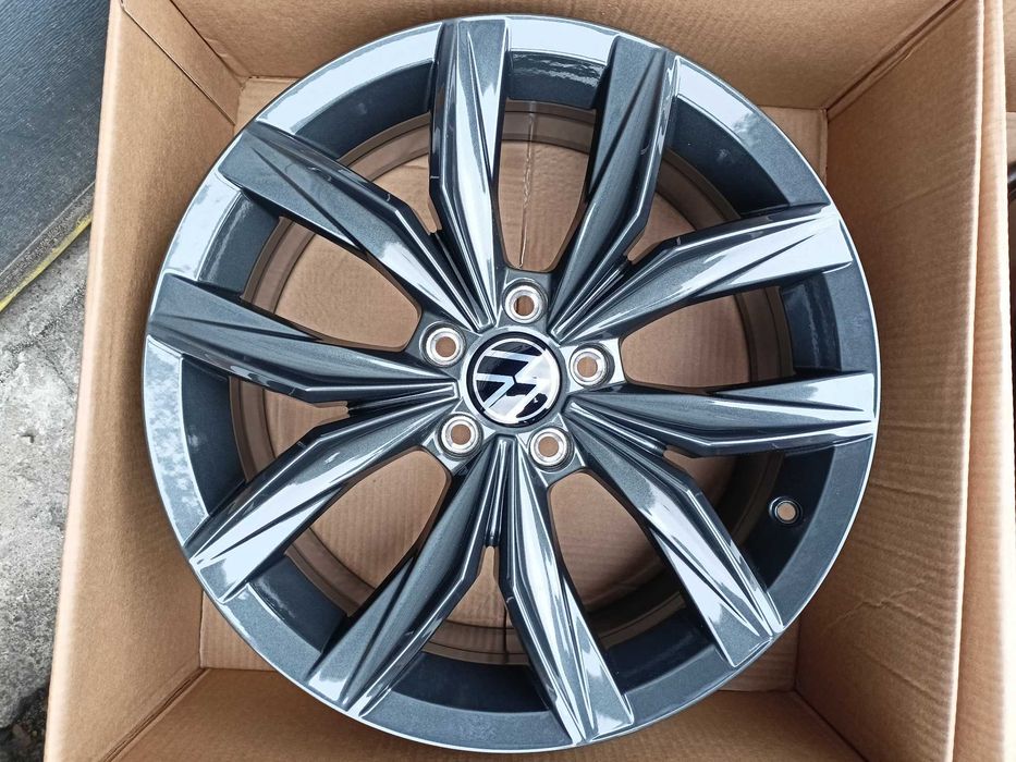 Oryginał felgi 18cali VW Tiguan Golf T-Roc Caddy Jetta Passat nr8164