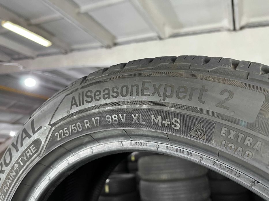 LS1829 Всесезонні шини 225/50r17 Uniroyal AllSeasonExpert 2 комплект резина р17