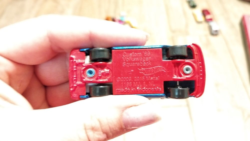 Машинка моделька