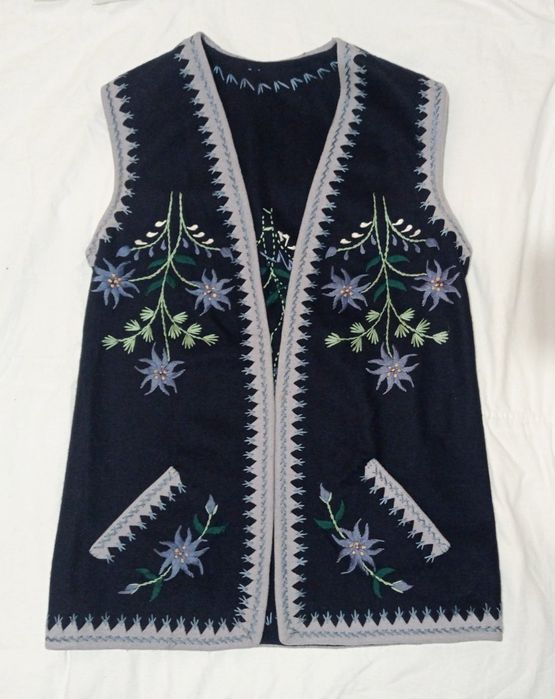 Жилетка вишиванка жіноча прадиційна M/L.