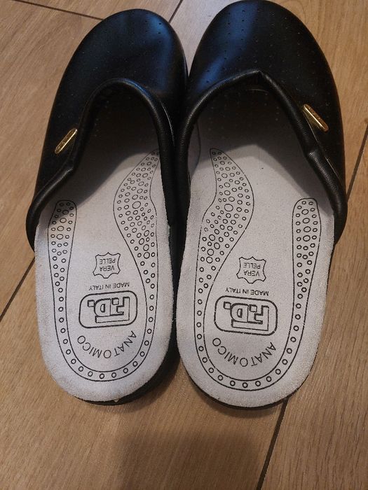 Nowe klapki medyczne czarne włoskie anatomico 44 męskie