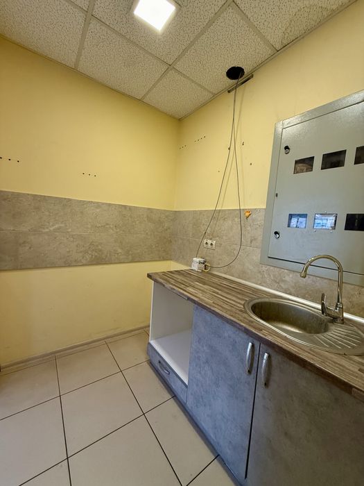Оренда комерційного приміщення 41,7 м², центр Вишневого, Акварелі-1