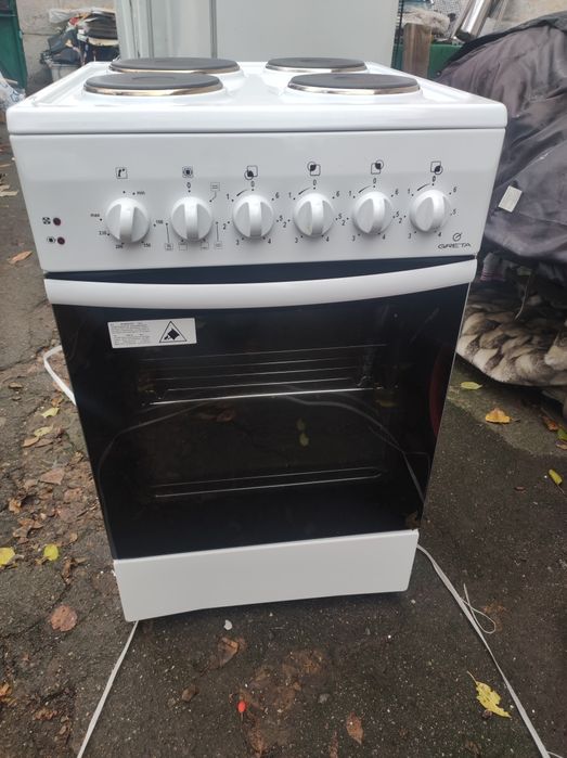 Плита электрическая новая.