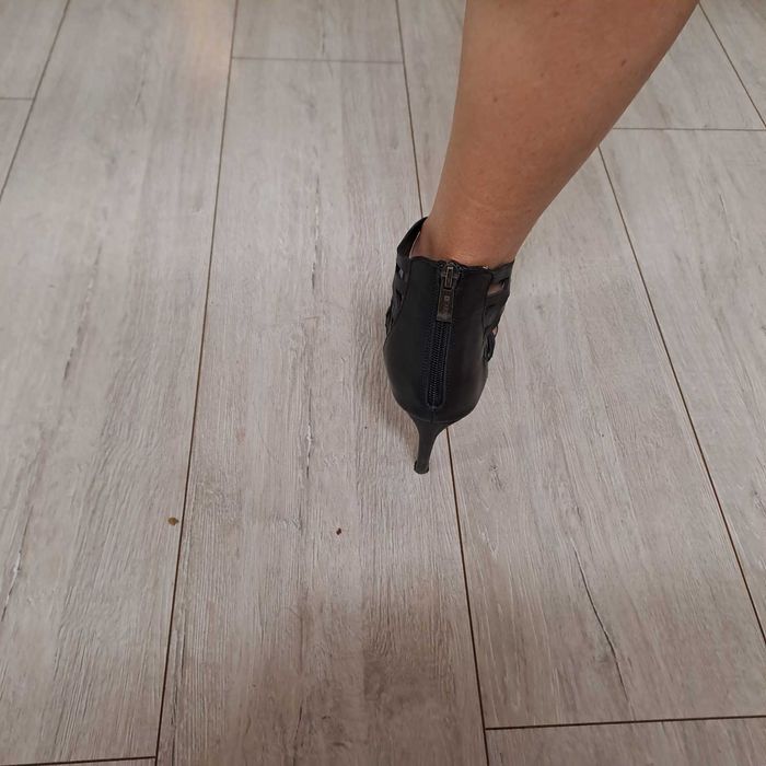 Byty damske  skorzane