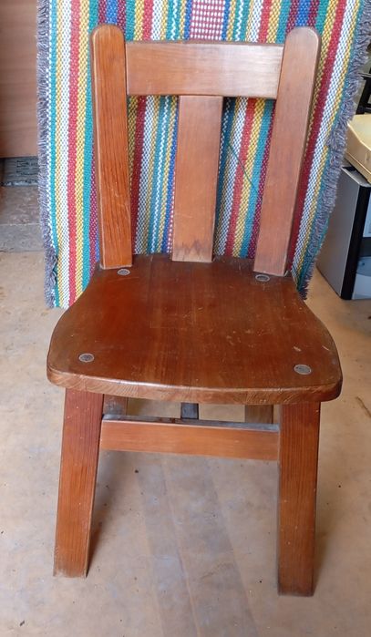 Conjunto de mesa com cadeiras,  móvel com portas vidro e sofá c mesa