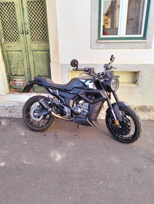 Zontes GK 125cc com extras.