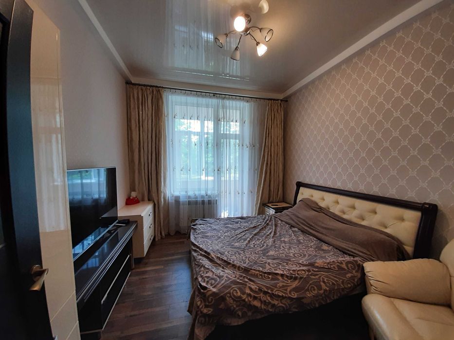 Продам сталінку в центрі міста