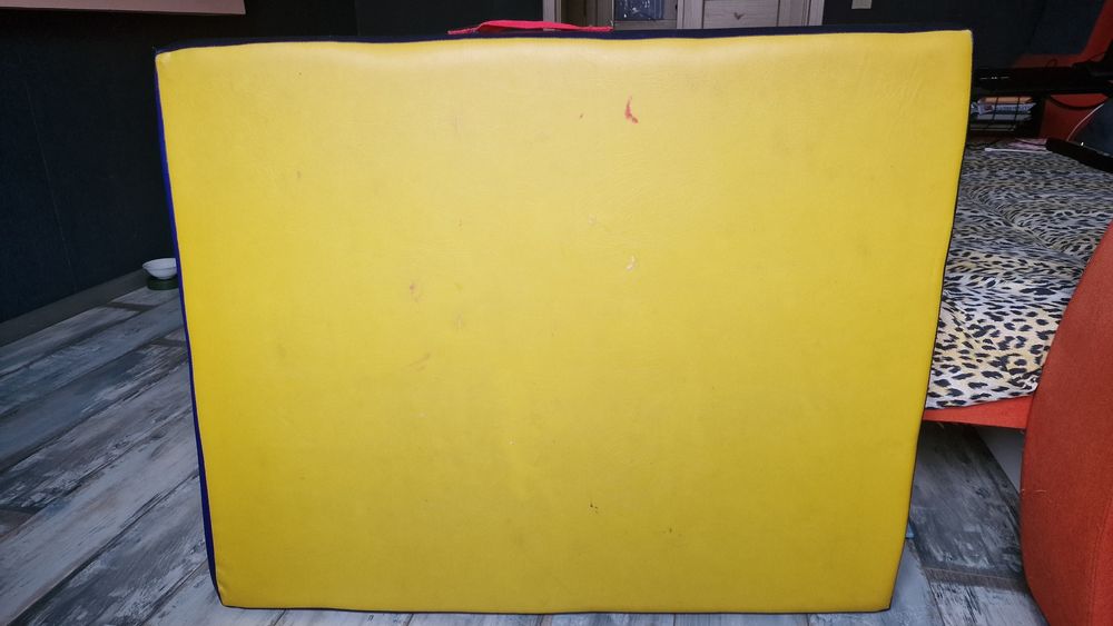 Мат в детскую комнату 100х80х9 см кожвинил