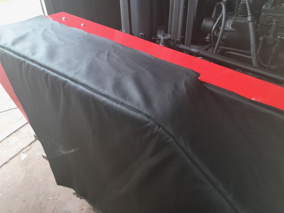 Tapicerka zetor  5011#5211#5245#6211#6245#7245#7745  czarna