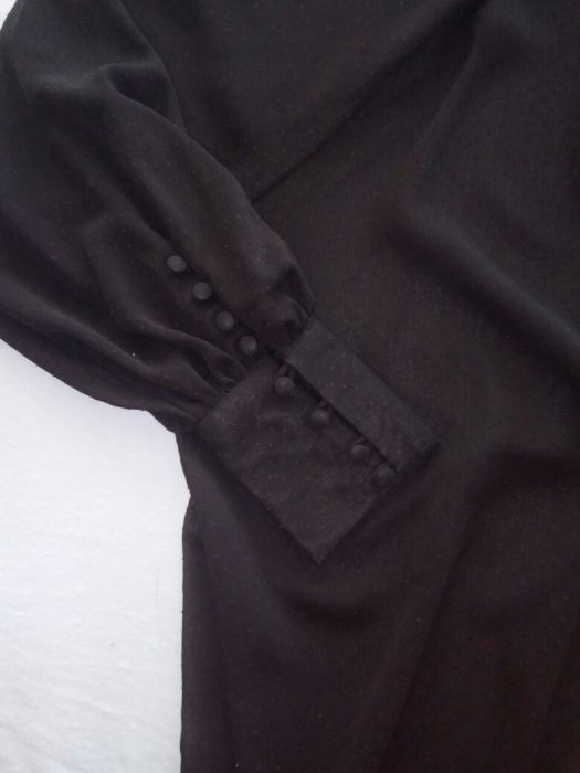 Czarna koszula mgiełka z kołnierzem