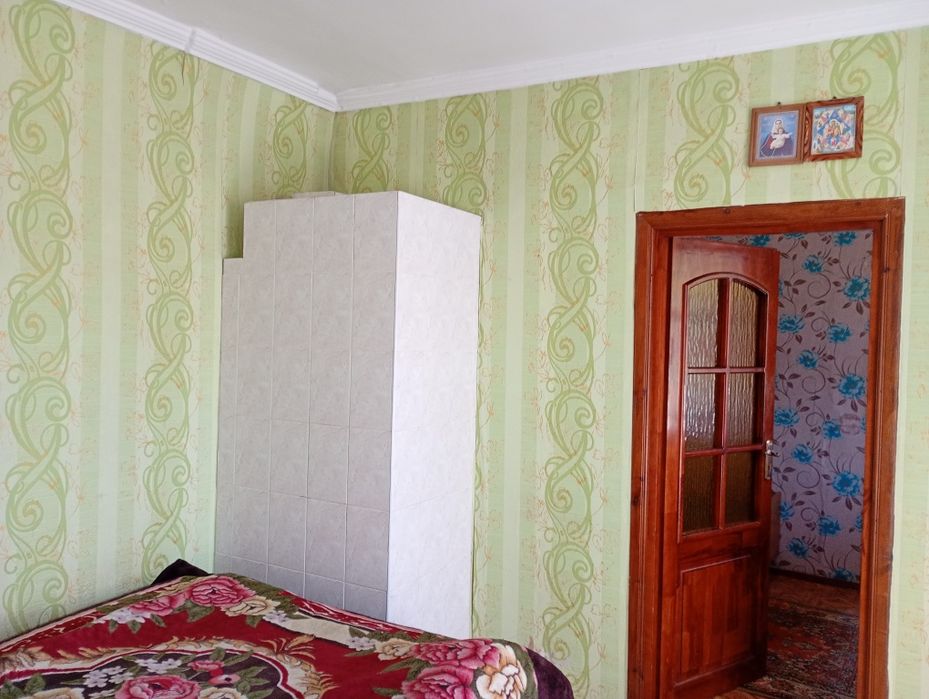 Продам будинок (напів будинок)