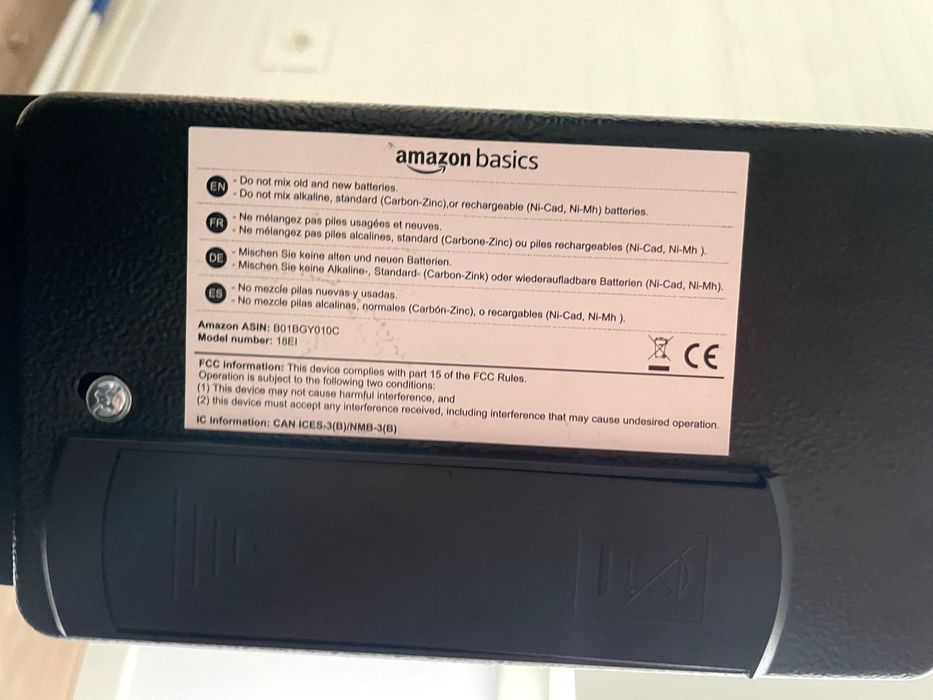 Cofre Eletrónico Amazon Basics
