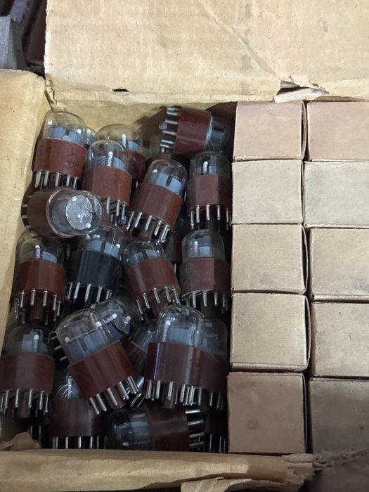 Радіолампи ИН-1 ИН-2 ІН-4 ИН-8 ИН-12 ІН-17 ИН-18 лампа індикаторна