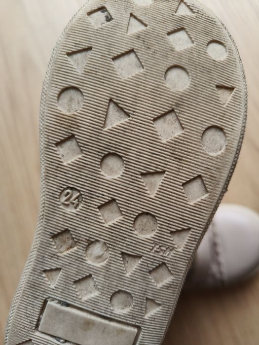 Buty emel rozmiar 24