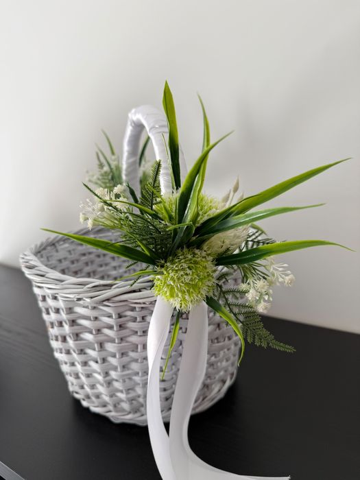 Cesto pintado a branco para Decoração de casamento/festa.