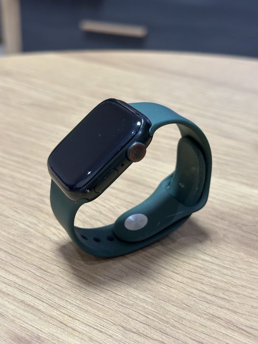 Apple Watch Series 7 41 mm Aluminium Case