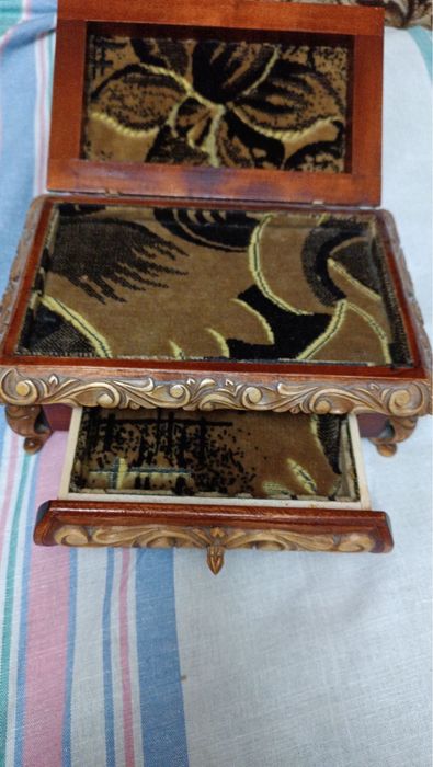 Шкатулки ручна робота