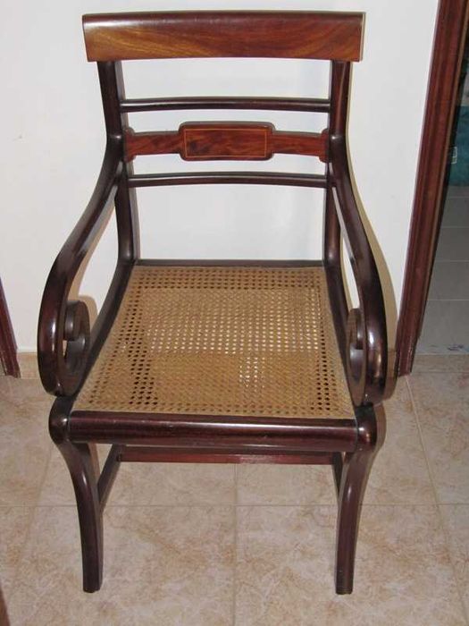 Cadeira de braços antiga em  Estilo inglês
