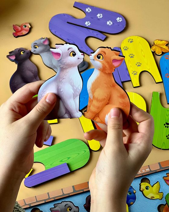 Drewniana edukacyjna gra z kartami «Koty za płotem»