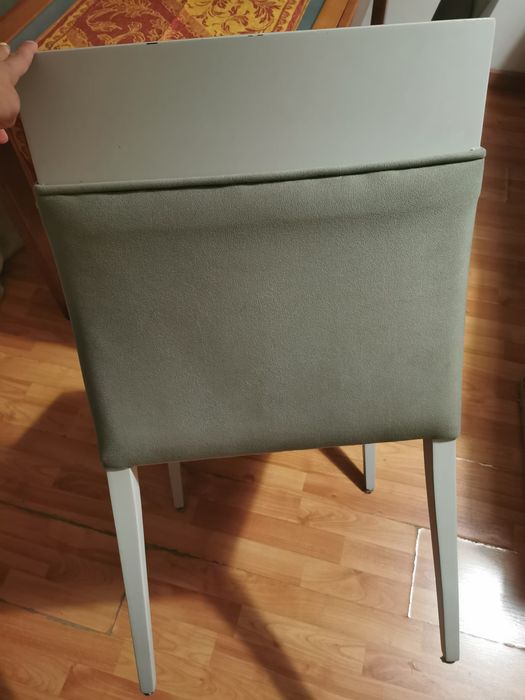 Cadeiras com textura de veludo
