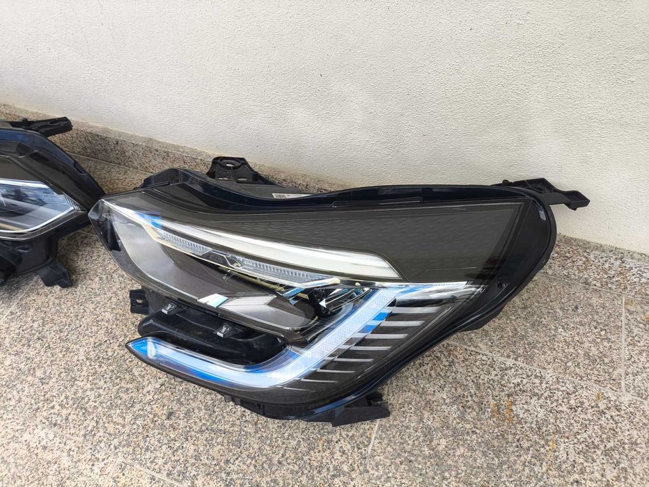 Renault Captur óticas faróis full led