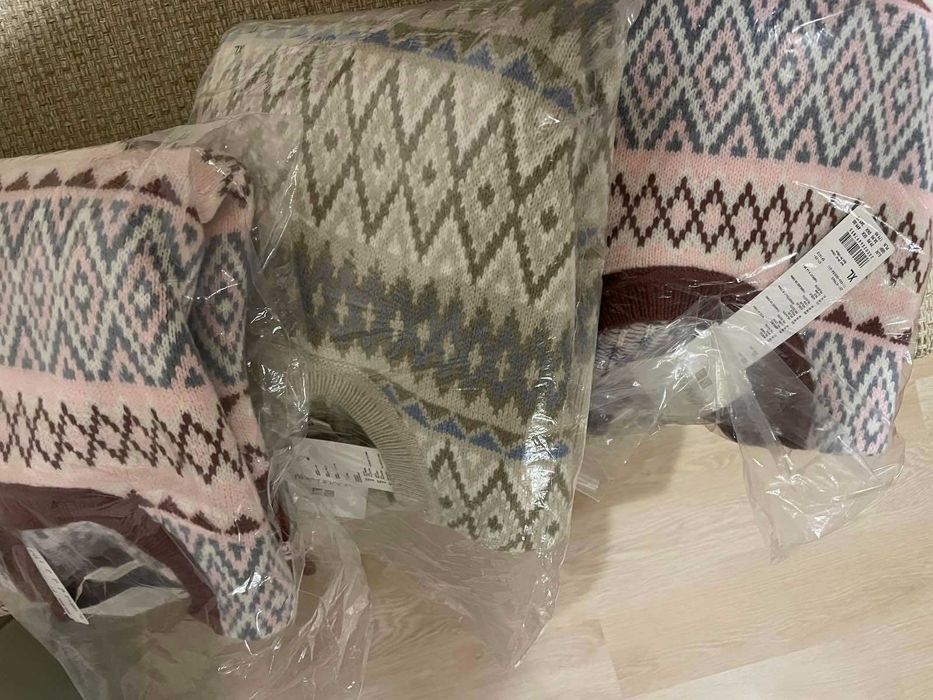 Светр JW Anderson x Uniqlo_модель 2025 року_в двох кольорах