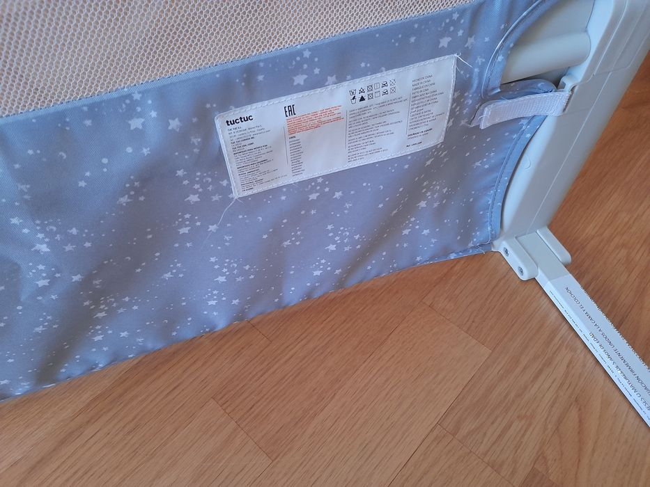 Barreira cama rebatível