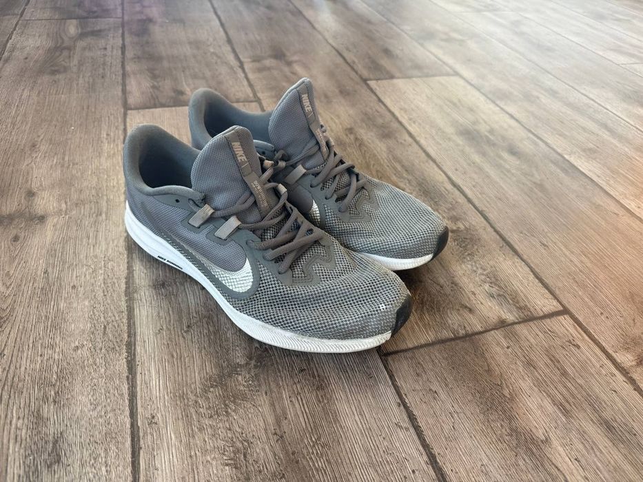 Продам чоловічі кросівки для бігу nike running