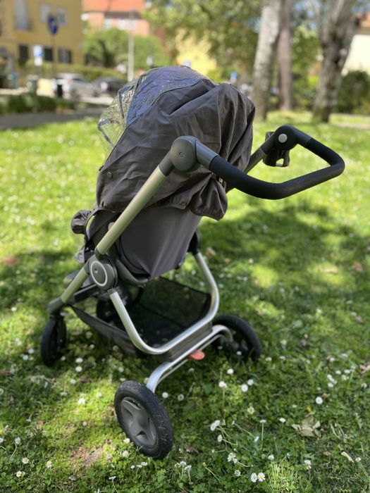 Carrinho de bebé Stokke + capa de chuva + acessórios