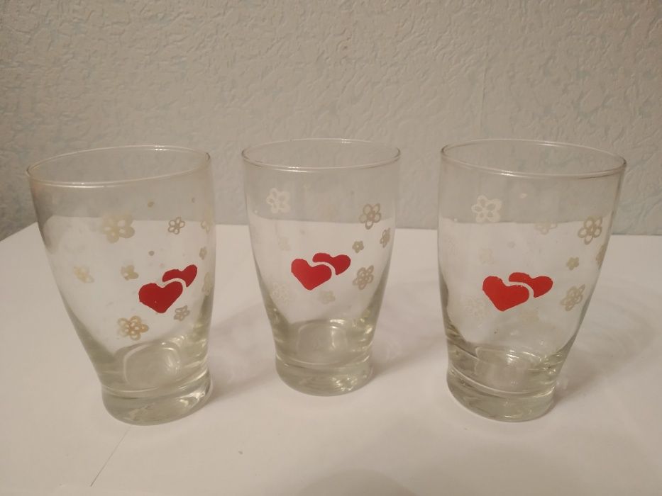 Стаканы из тонкого стекла с рисунком