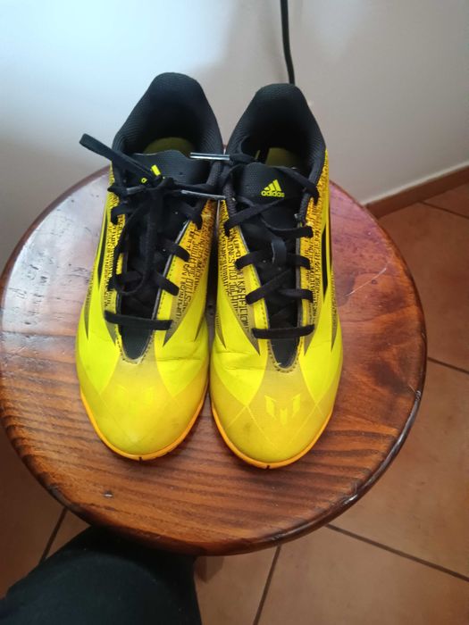 Sapatilhas Adidas número 37