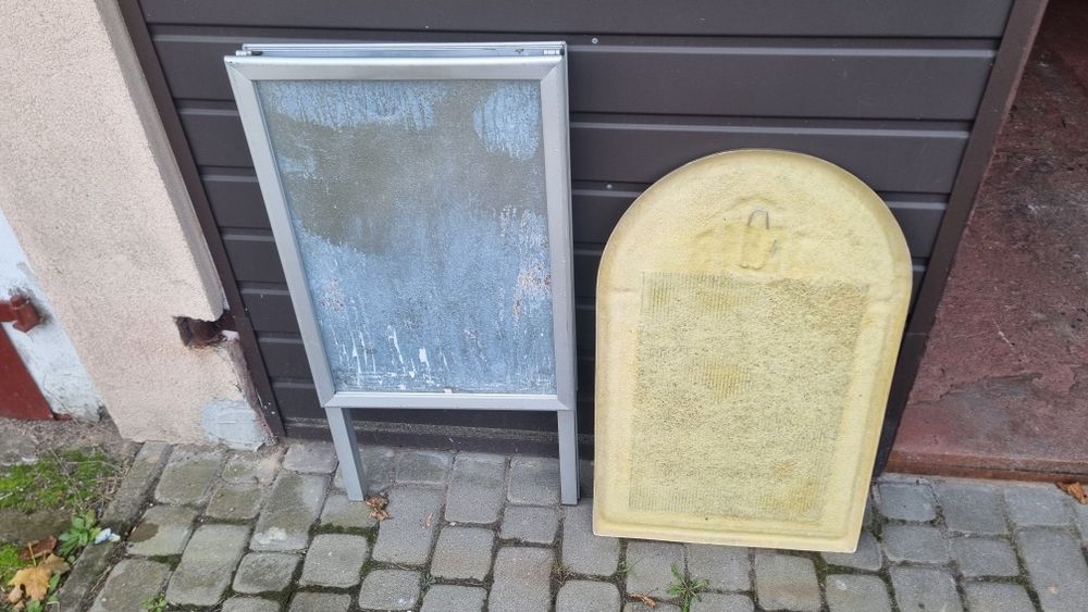 Tablice ogloszen, reklamy