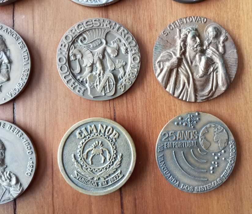 Medalhas em bronze e estanho