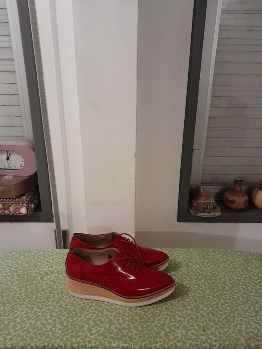 Vendo Sapatos de Senhora UTERQUE muito bonitos como novos