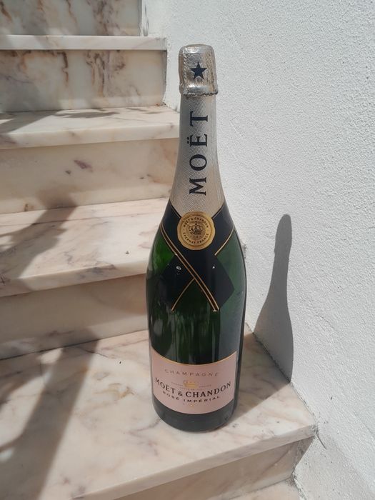 Garrafa de exposição  moet& chadon