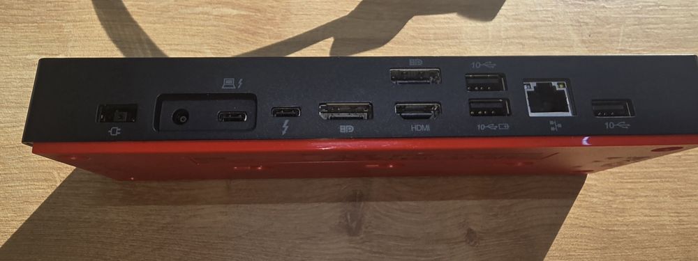 Najnowsza Thinkpad stacja dokująca 3x USB C Thunderbolt 4 dock