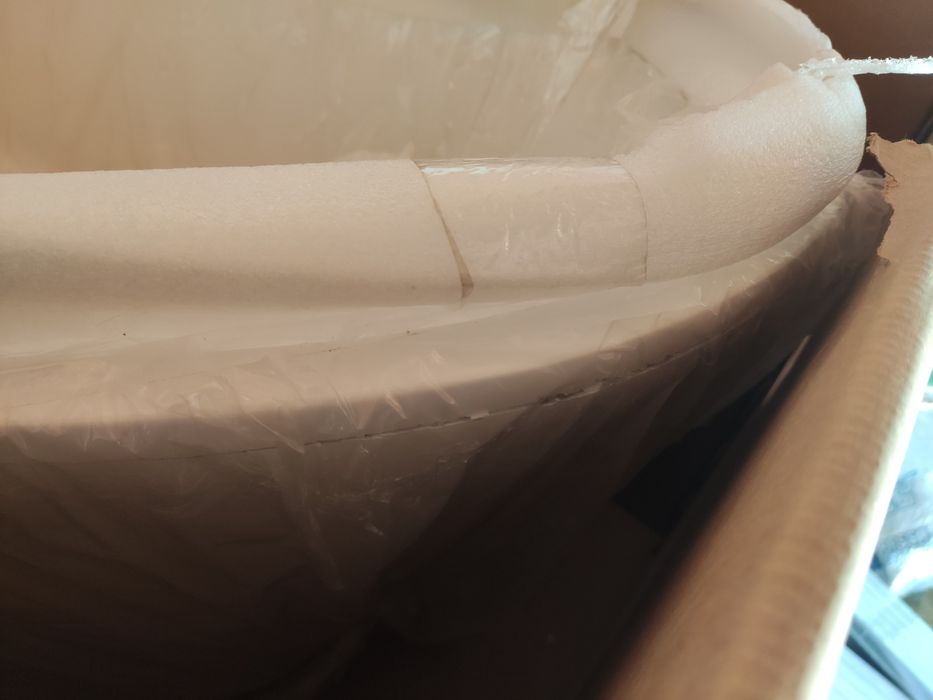 Banheira de Ilha Aica - Danificada