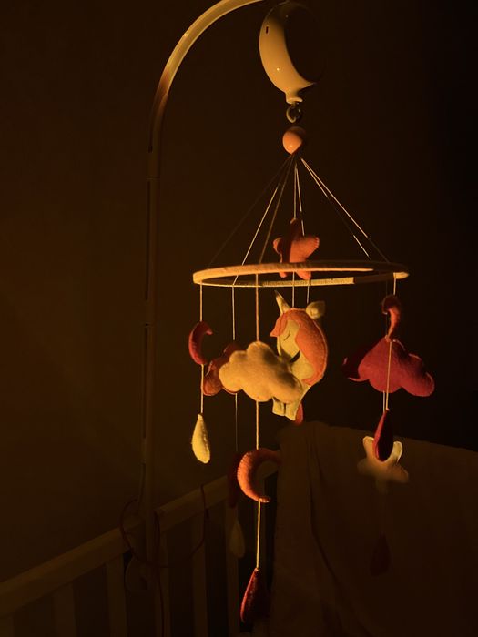 Мобіль дитячий підвісний в гарному стані